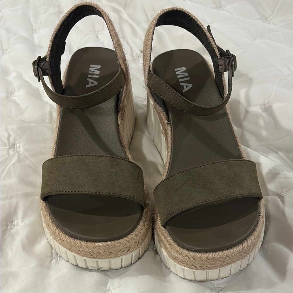MIA Women's Olive Platform Sandals